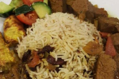 Receta con seitán en formato curry de verduras